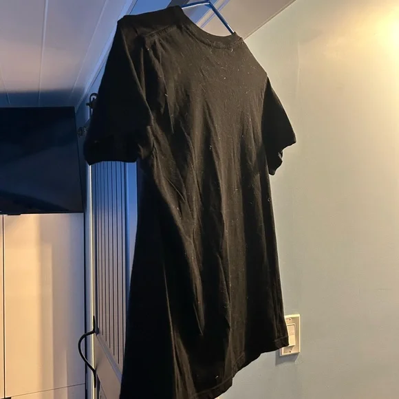 Notorious Black Graphic Tee - Picture 2 of 3